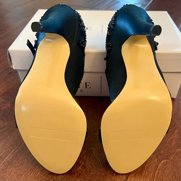 White House Black Market Black Satin Floral Beaded High Heels Open Toe Design 7M - Picture 9 of 17